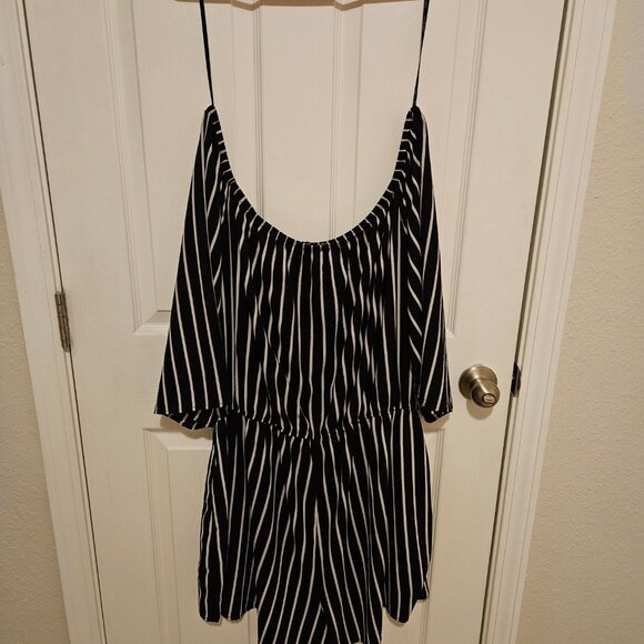 Forever 21 Striped Off the Shoulder Romper Size 3x - Picture 4 of 5